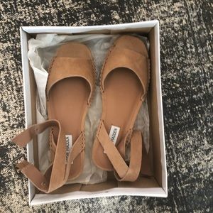 BNWT Steve Madden Elody sandals 8.5